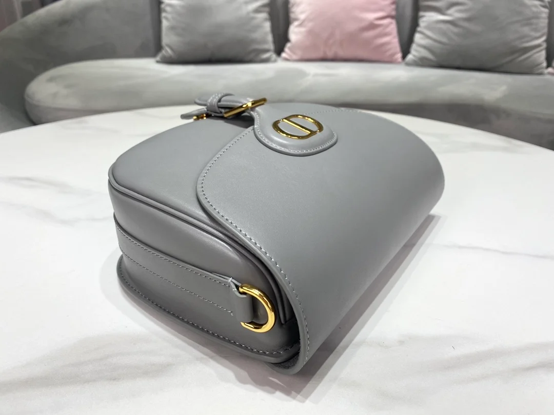 Bobby 미디엄 백 그레이 상세