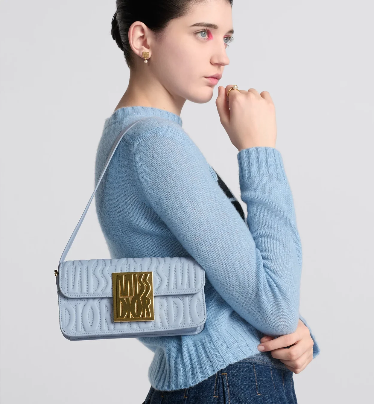 Miss 플랩백 올오버 페일 블루 퀄팅 상세