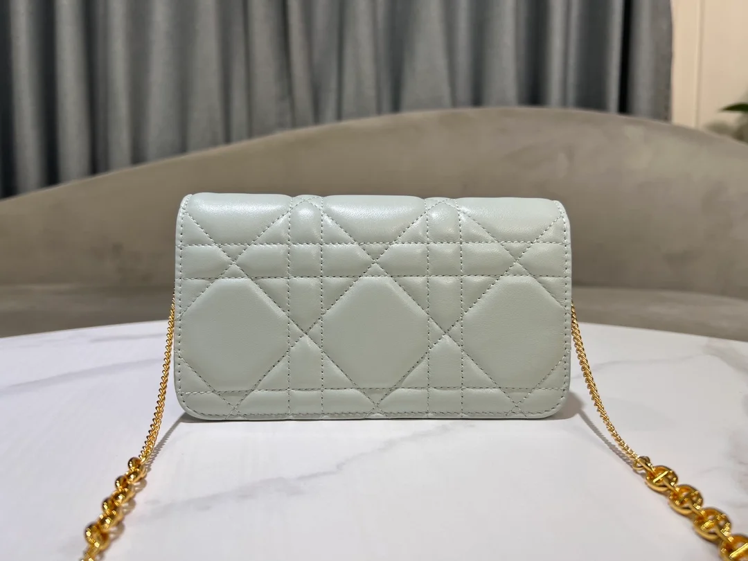 미스 카로 체인 파우치 피스타치오 그린 상세