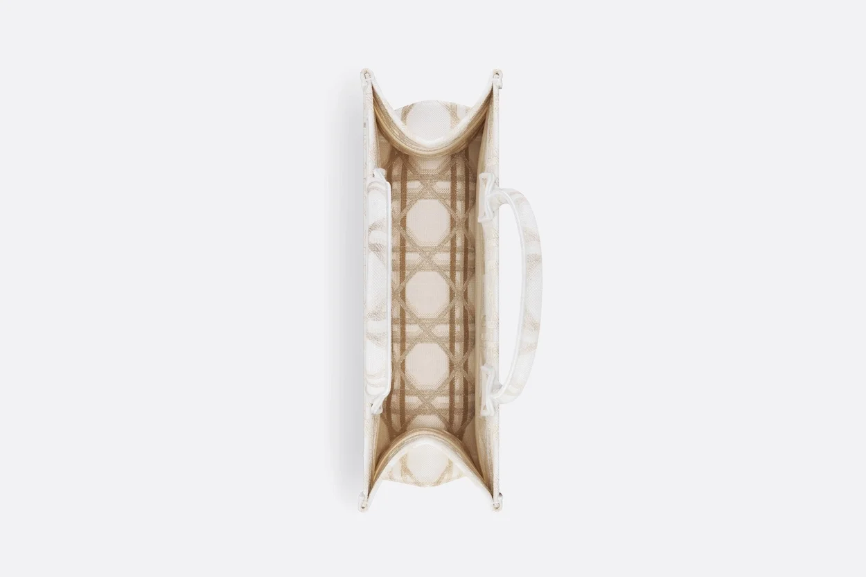 북 화이트 골드 마크로까나쥬 토트 미디엄 백 상세