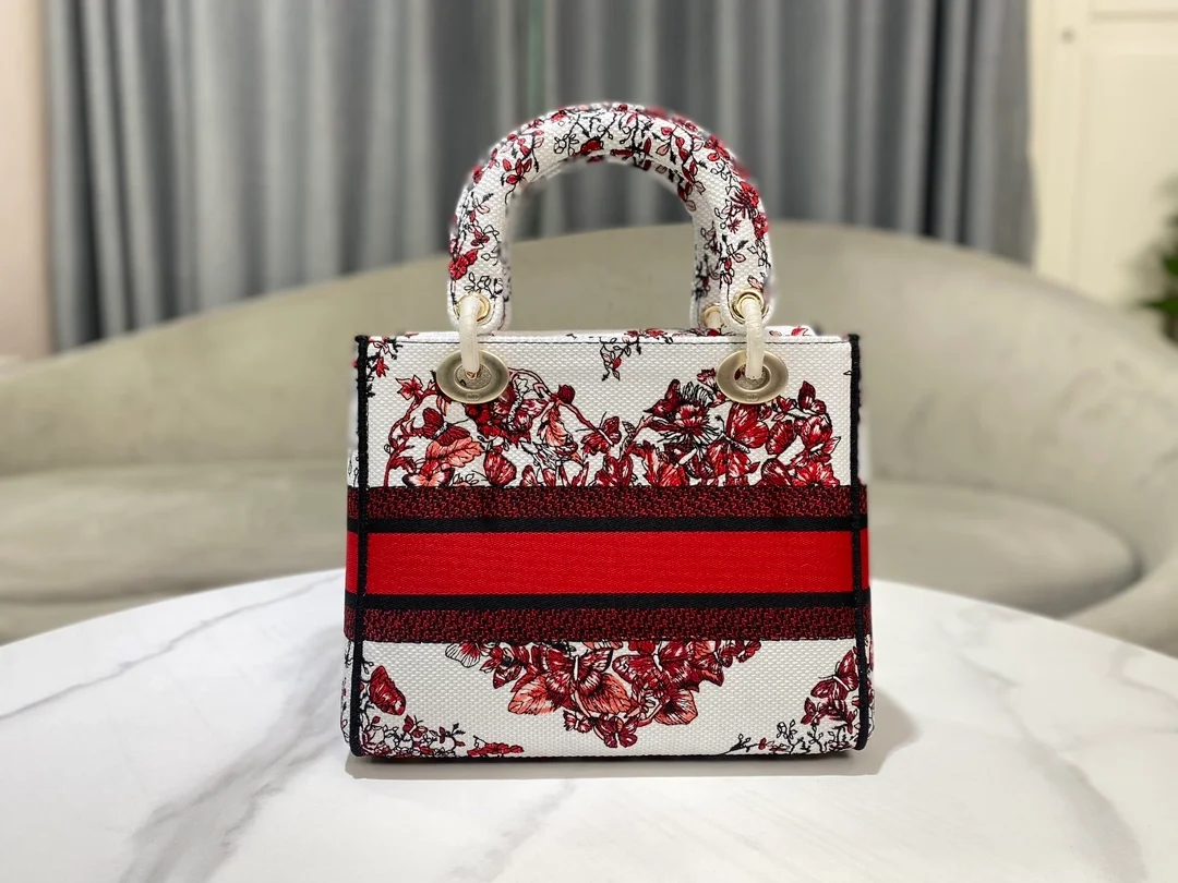 레이디 D-Lite 미디엄 백 발렌타인데이 컬렉션 상세