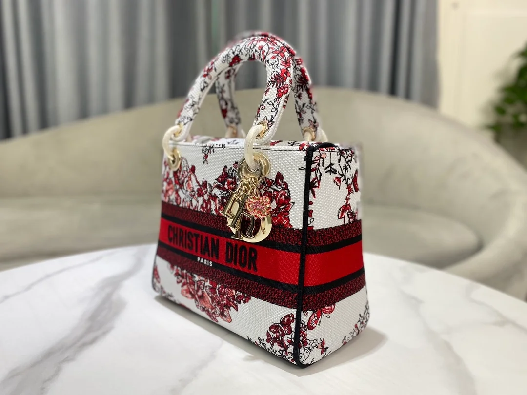 레이디 D-Lite 미디엄 백 발렌타인데이 컬렉션 상세