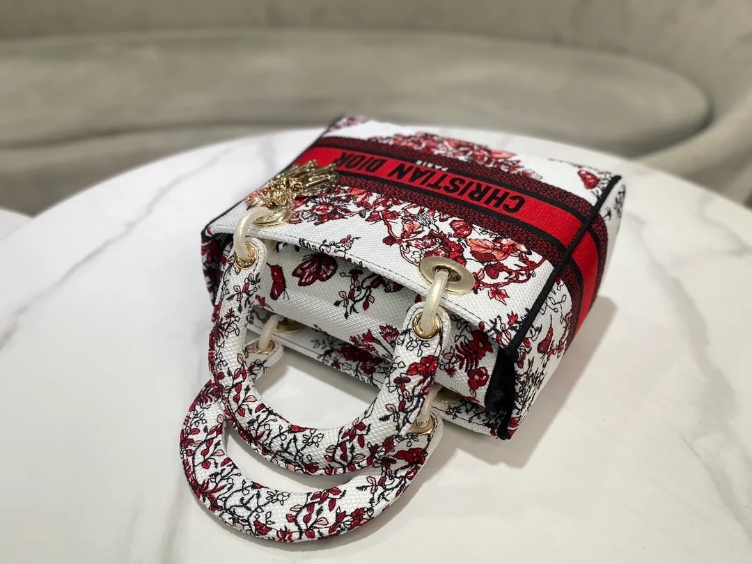 레이디 D-Lite 미디엄 백 발렌타인데이 컬렉션 상세