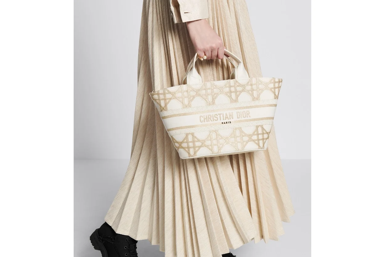 화이트 골드 매크로까나쥬 자수 모자 바스켓 백 상세