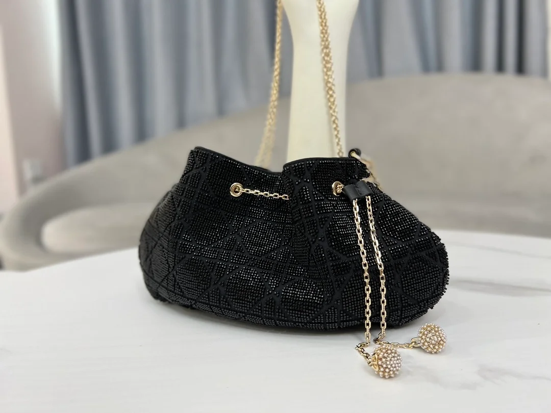 드림 버킷 백 블랙 상세