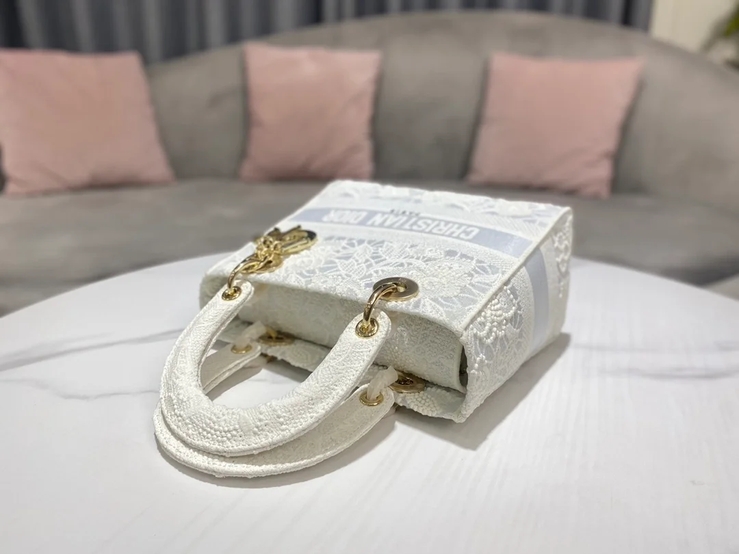 레이디 D-Lite 미디움 백 화이트 상세