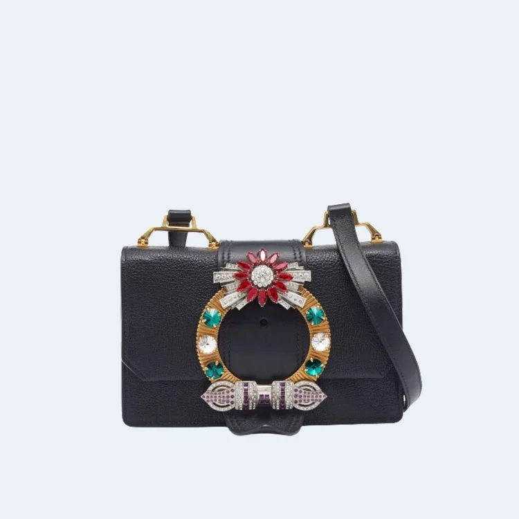 크리스탈 버클 플랩 숄더백 블랙 상세