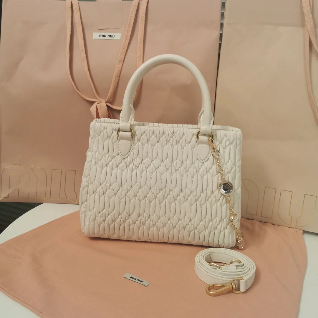 크리스탈 클로케 나파 가죽 핸드백 화이트 상세