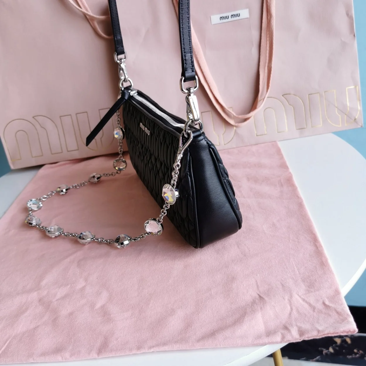 크리스탈 미니 숄더백 블랙 상세