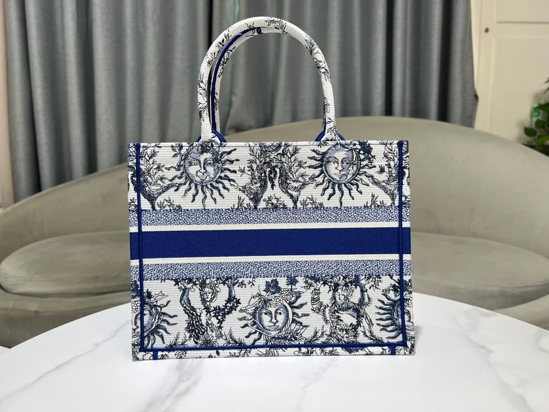Toile de Jouy Soleil 자수 북 토트 미디엄 백 상세