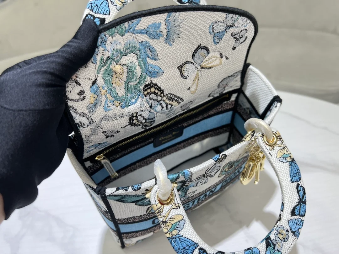 레이디 D-Lite 미디엄 백 화이트 블루 멕시코 상세