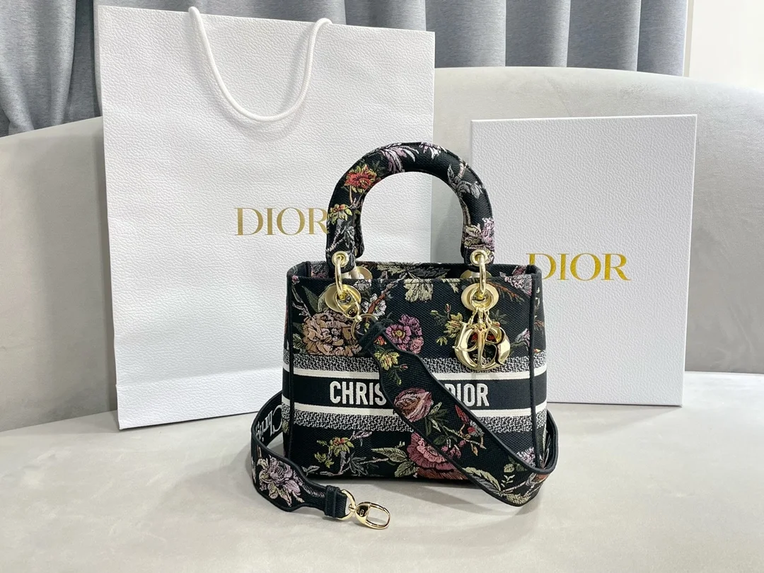 레이디 D-Lite 미디엄 백 블랙 상세