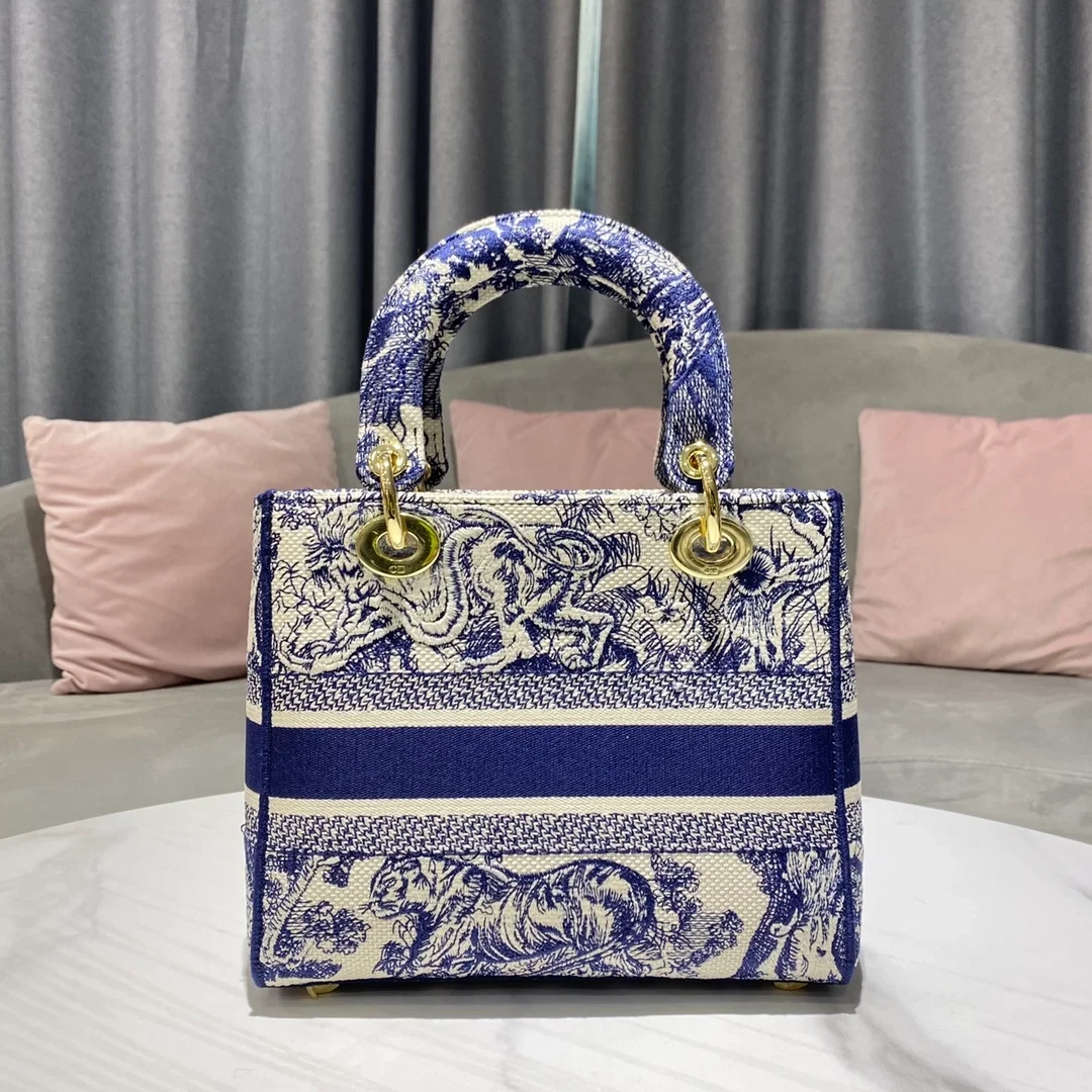 레이디 D-Lite 미디엄 백 블루 Toile de Jouy 자수 상세