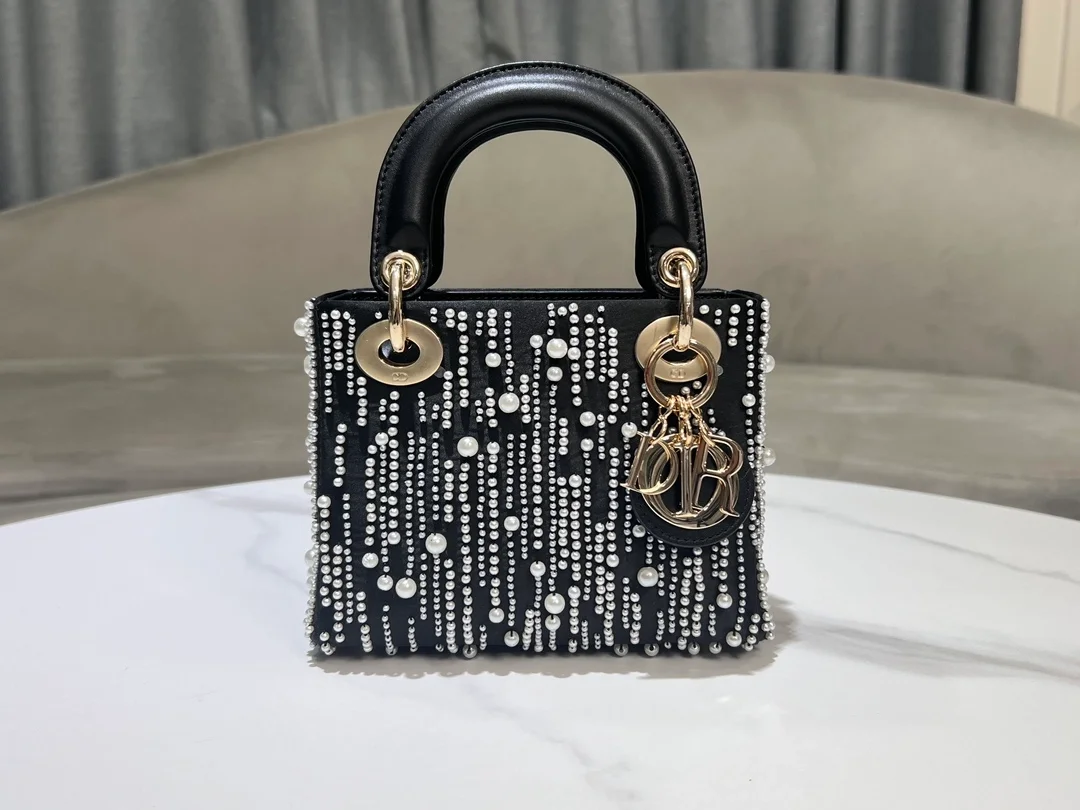 미니 레이디 백 레진 펄 블랙 새틴 상세