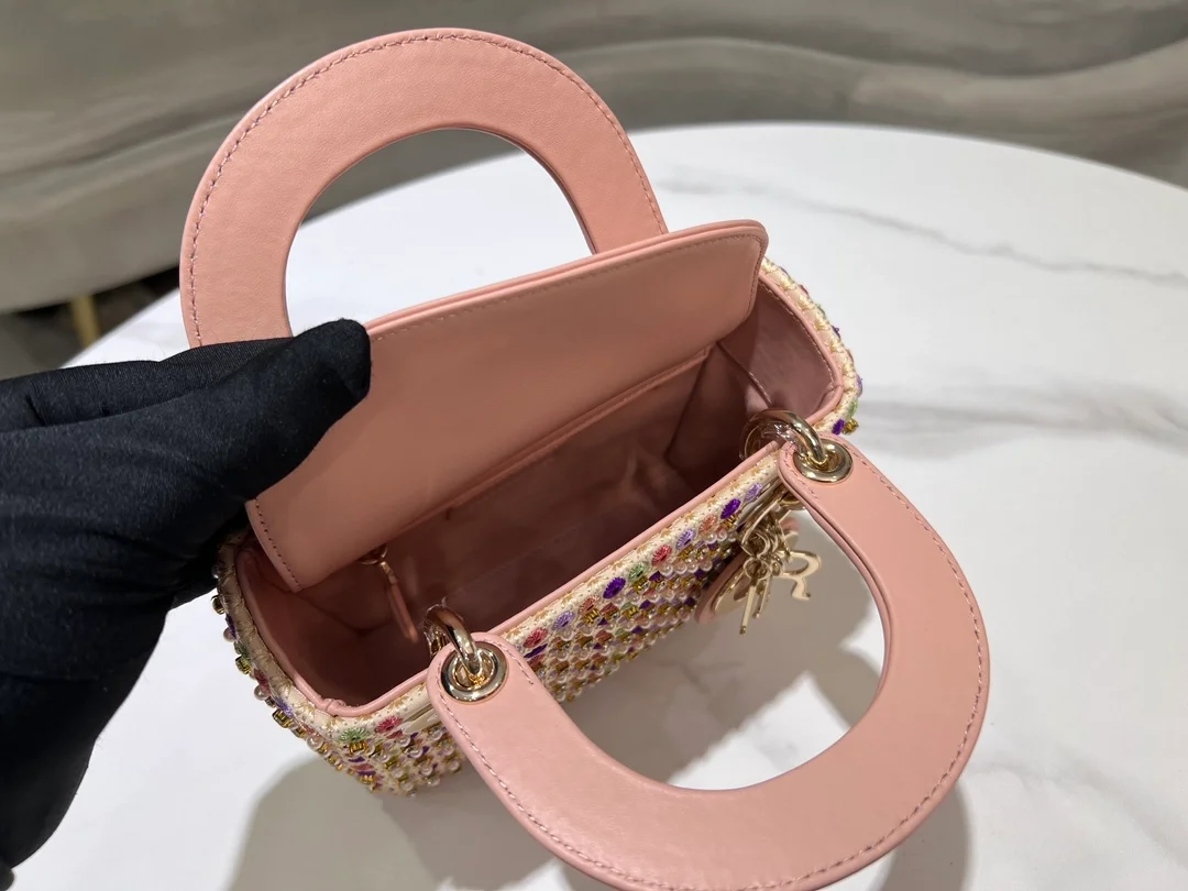 라이트 레이디 백 새틴 미러 비즈 멀티컬러 상세