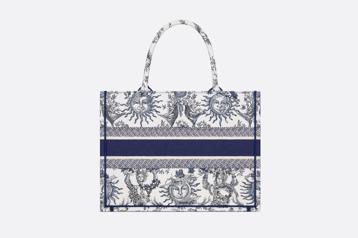 북 화이트 네이비 자수 토트 미디엄 백 상세