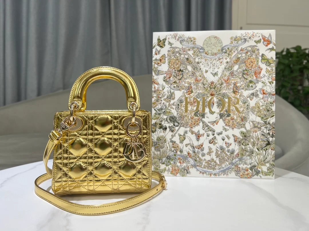 레이디 메탈릭 톤 크링클 까나쥬 미니백 상세