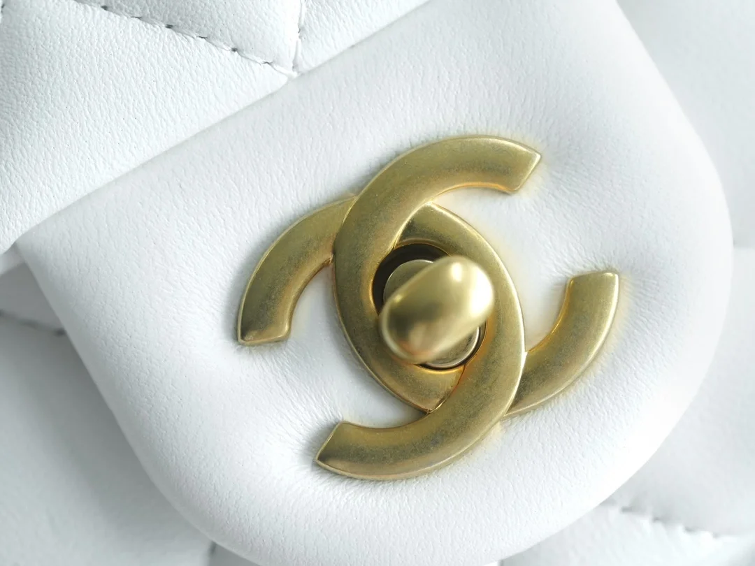 클래식 미니 골드볼 램스킨 화이트 상세