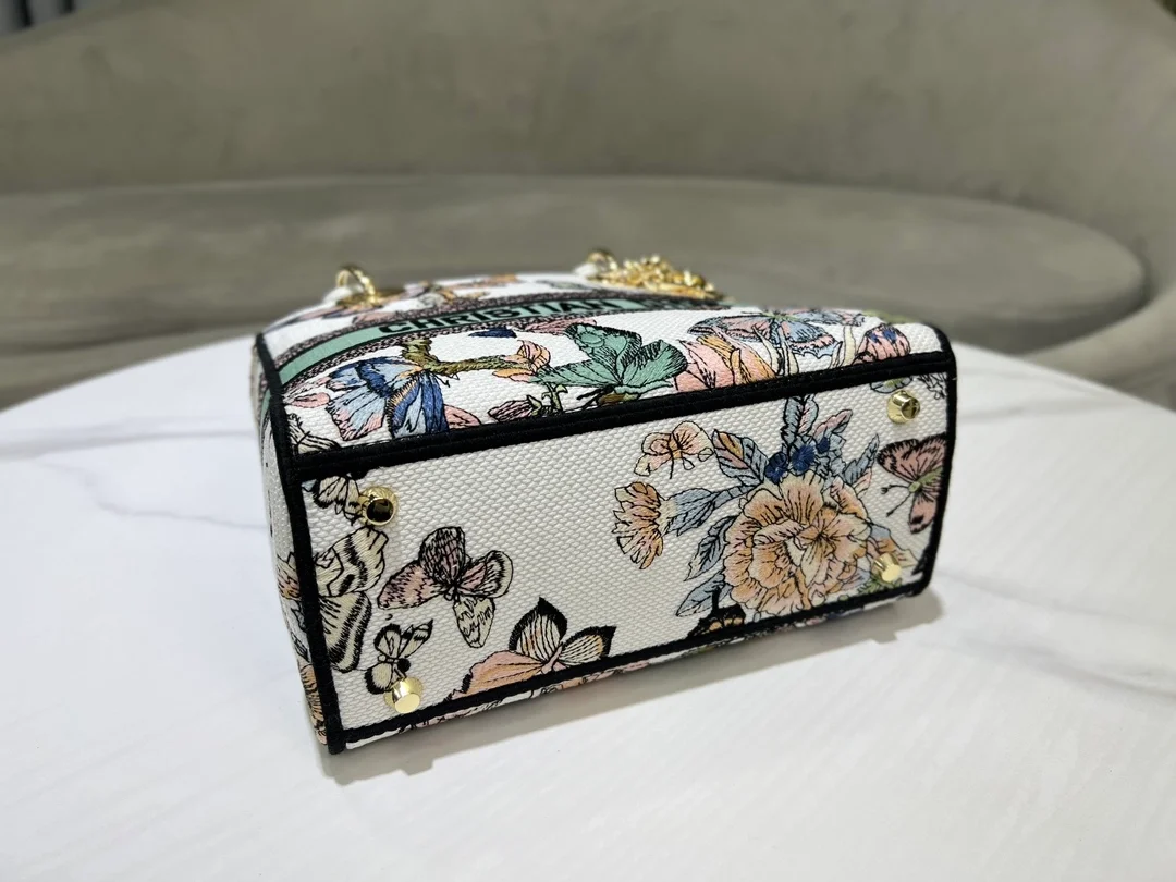 레이디 D-Lite 미디엄 백 화이트 멀티컬러 멕시코 상세