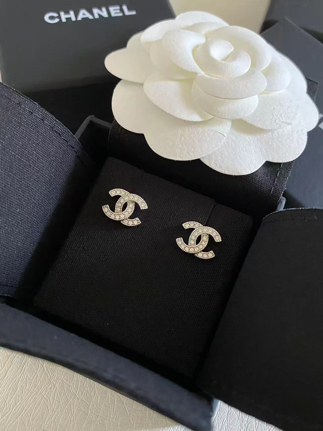 로고 클래식 이어링 상세