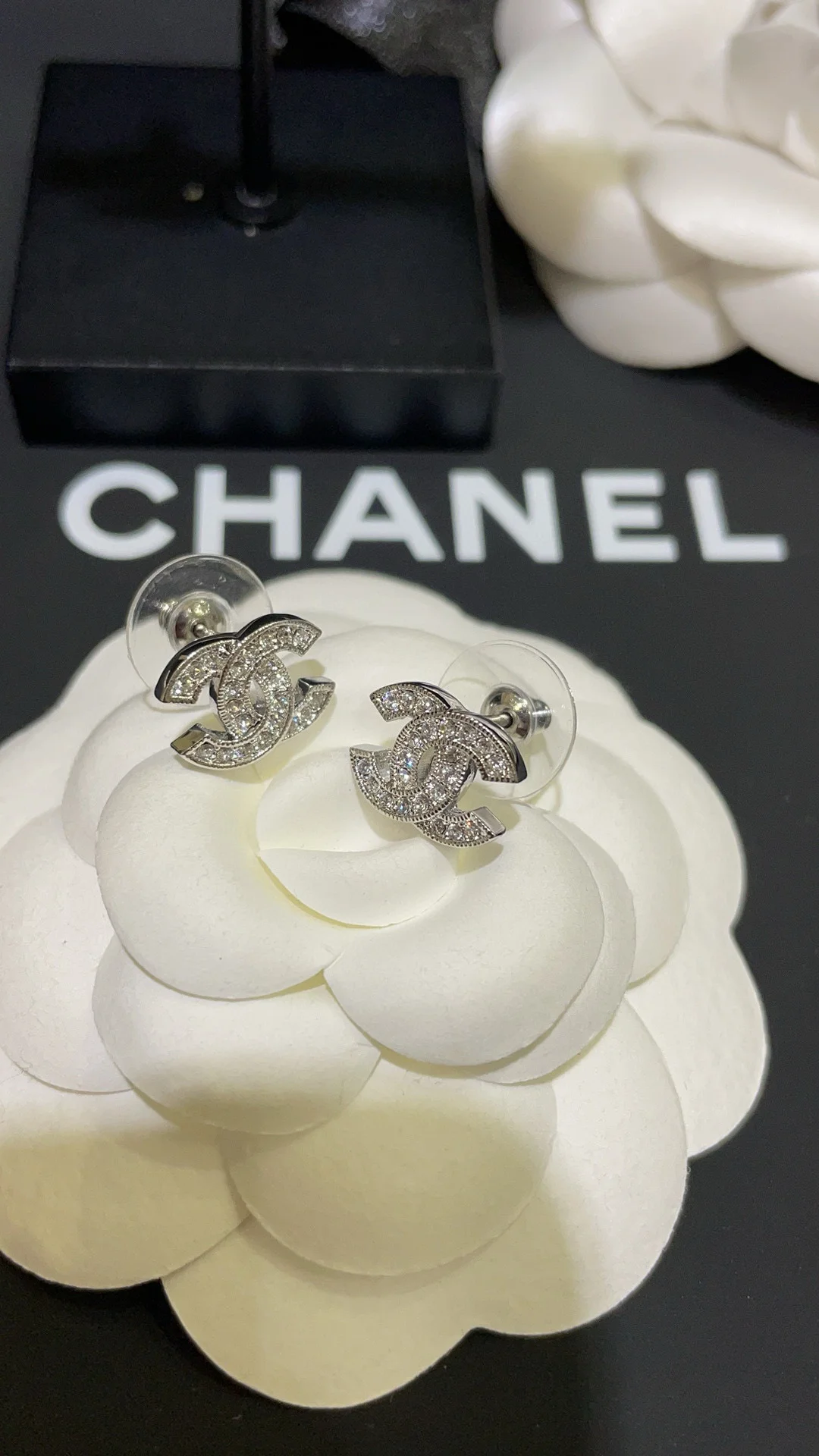 로고 클래식 이어링 상세