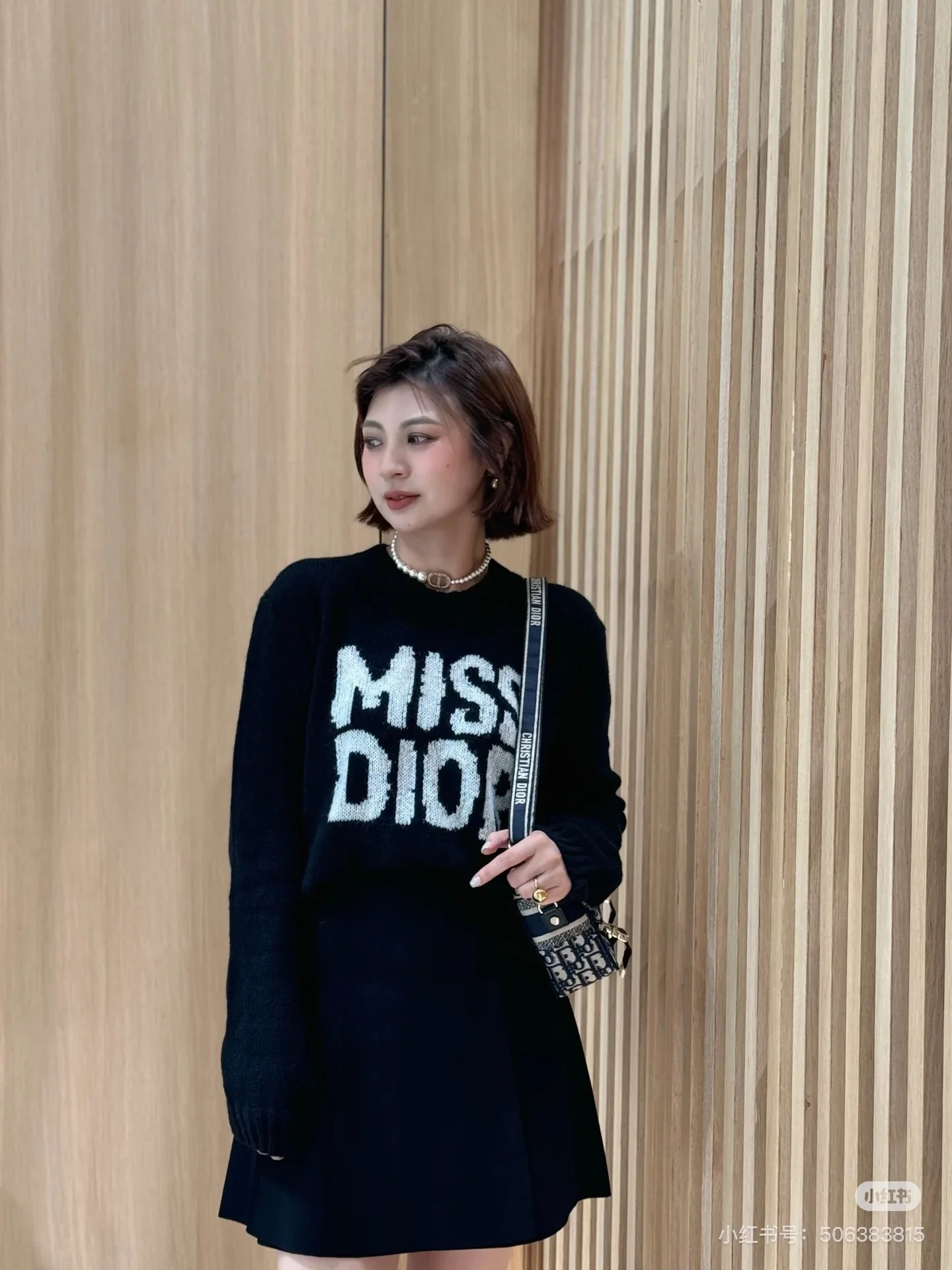 로고 니트 상세