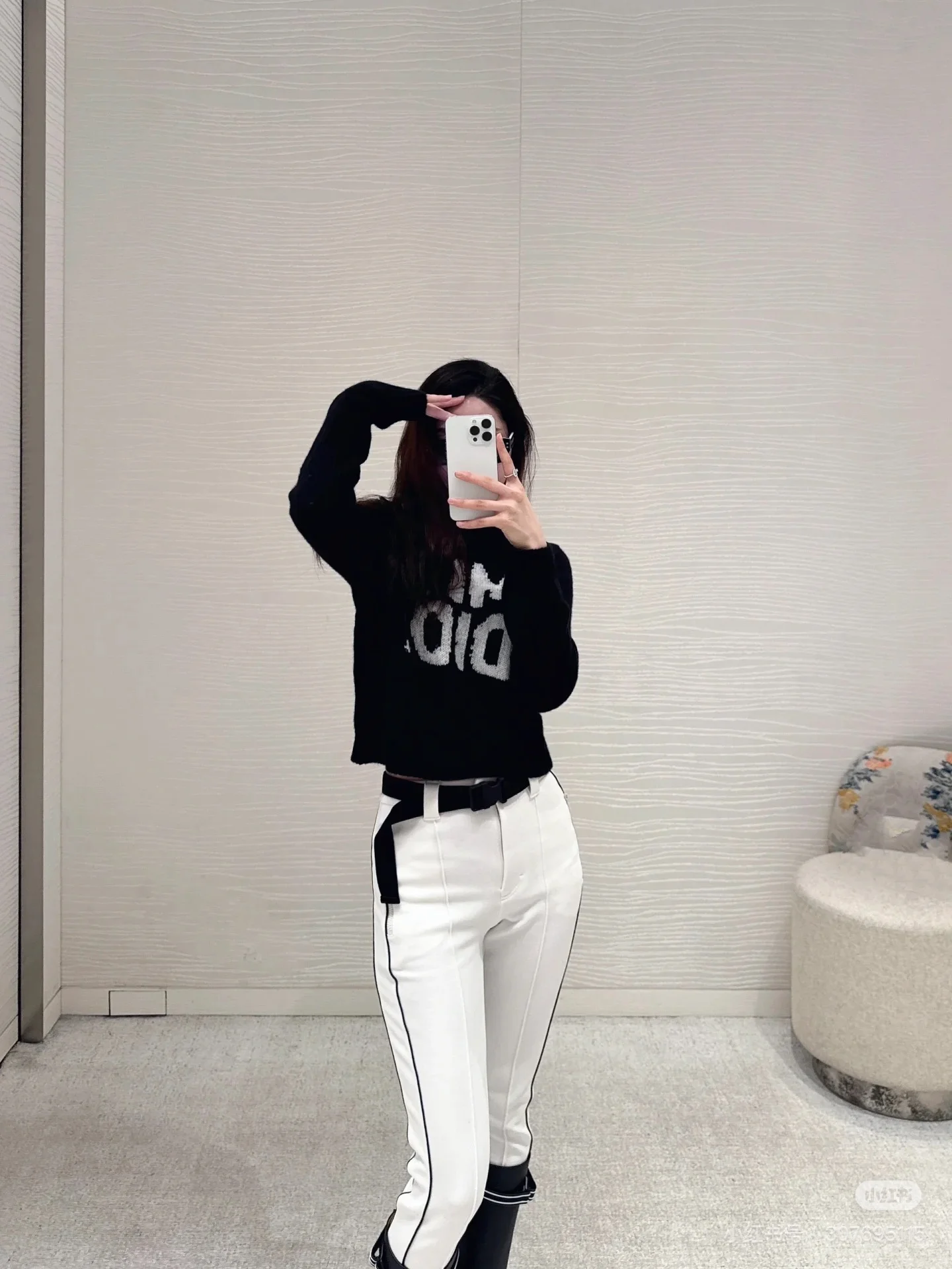 로고 니트 상세