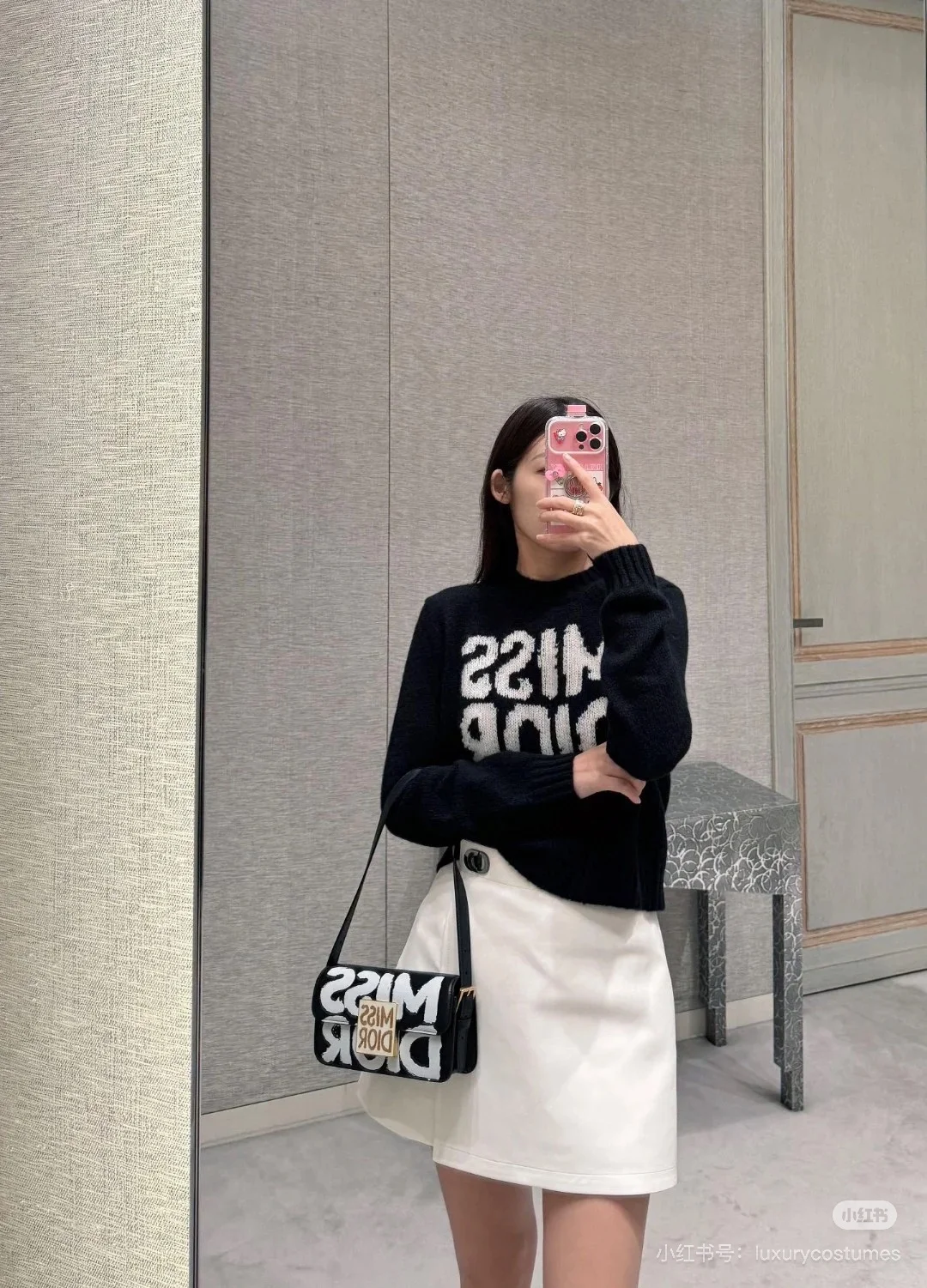 로고 니트 상세