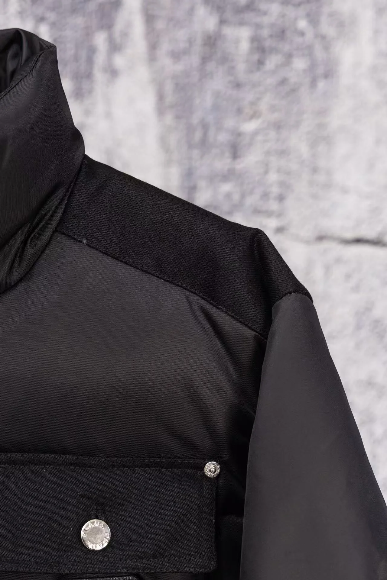 리나일론 크롭 다운 자켓 상세