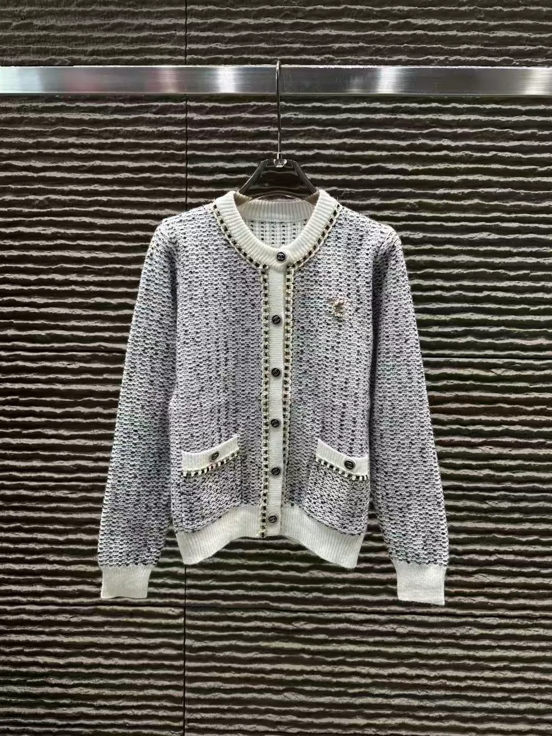 로고 니트 코트 상세