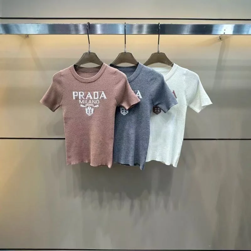 로고 니트 상의 상세