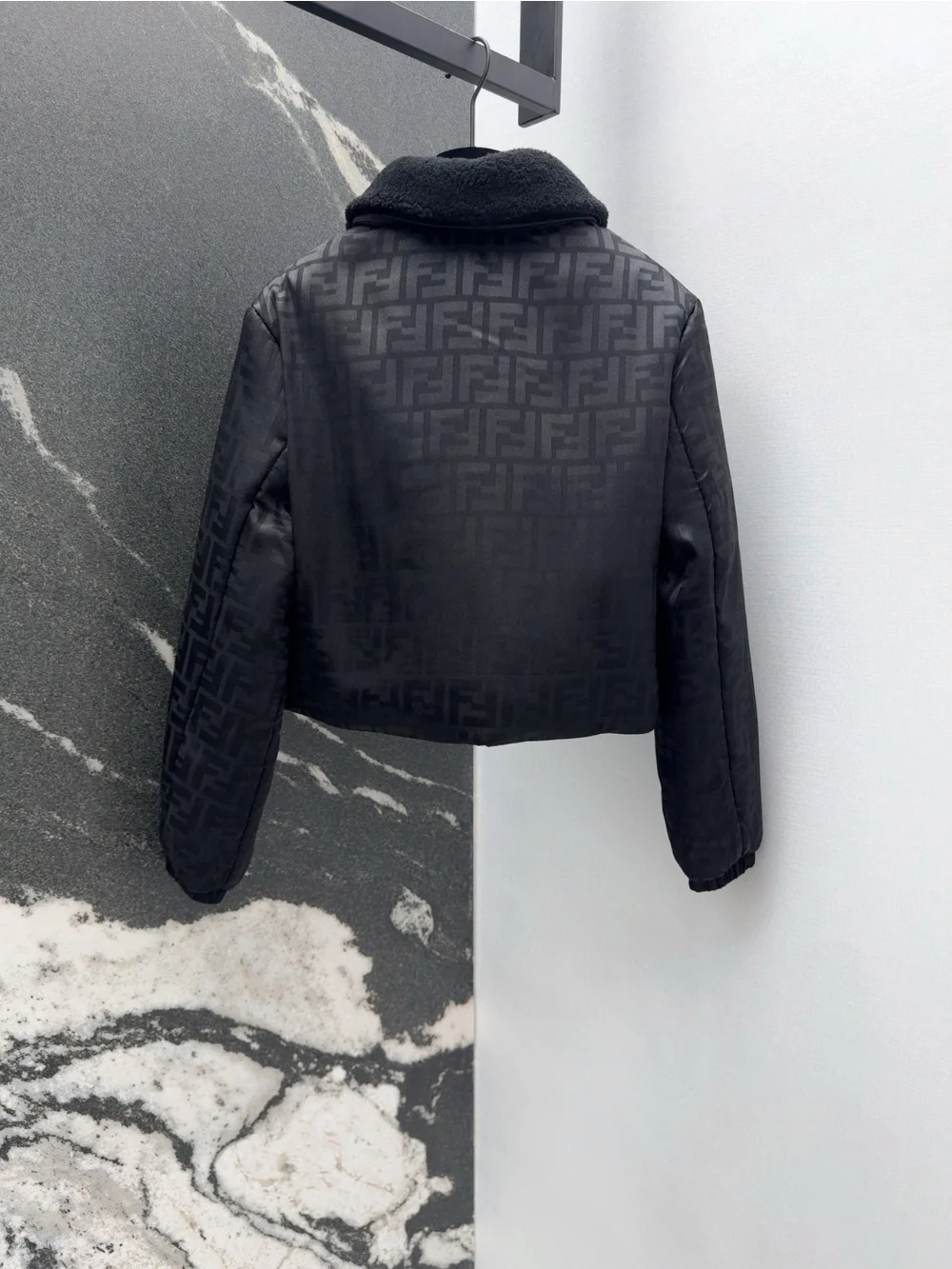 FF 로고 자카드 램스퍼 다운 재킷 상세