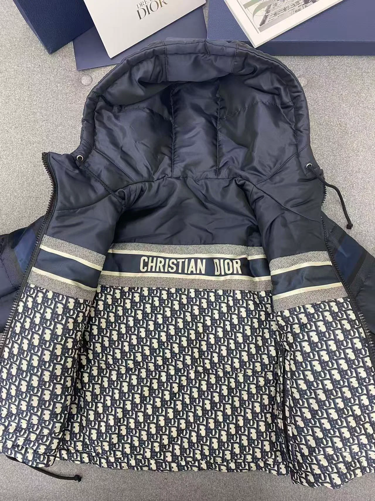 오블리크 리버시블 크롭 패딩 상세