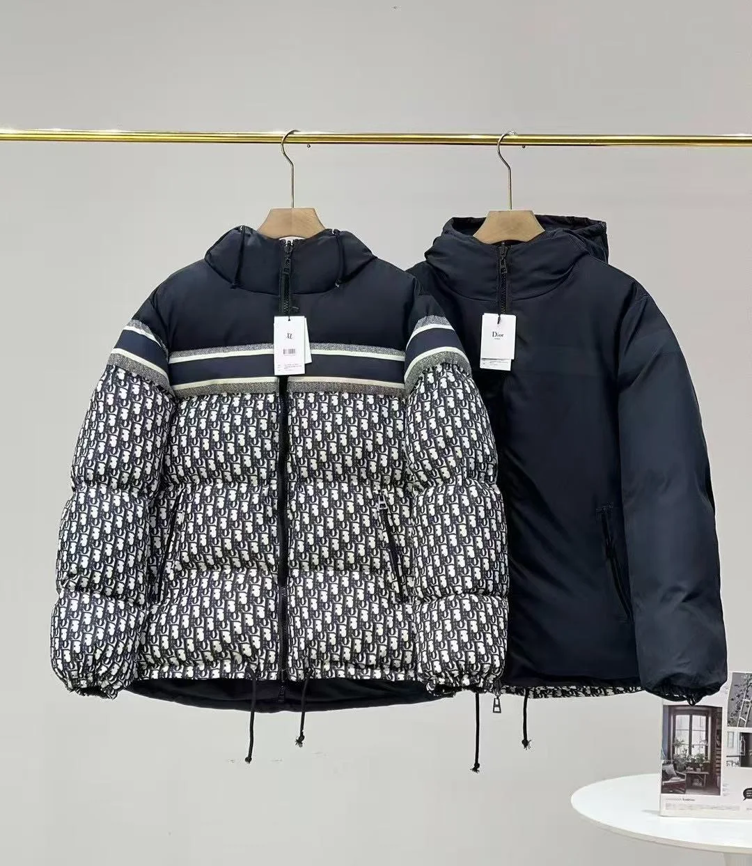 오블리크 리버시블 패딩