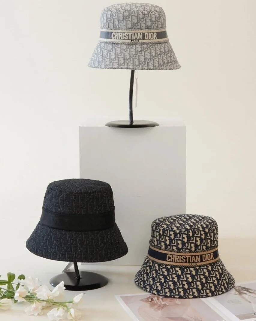 오블리크 자수 로고 버킷햇