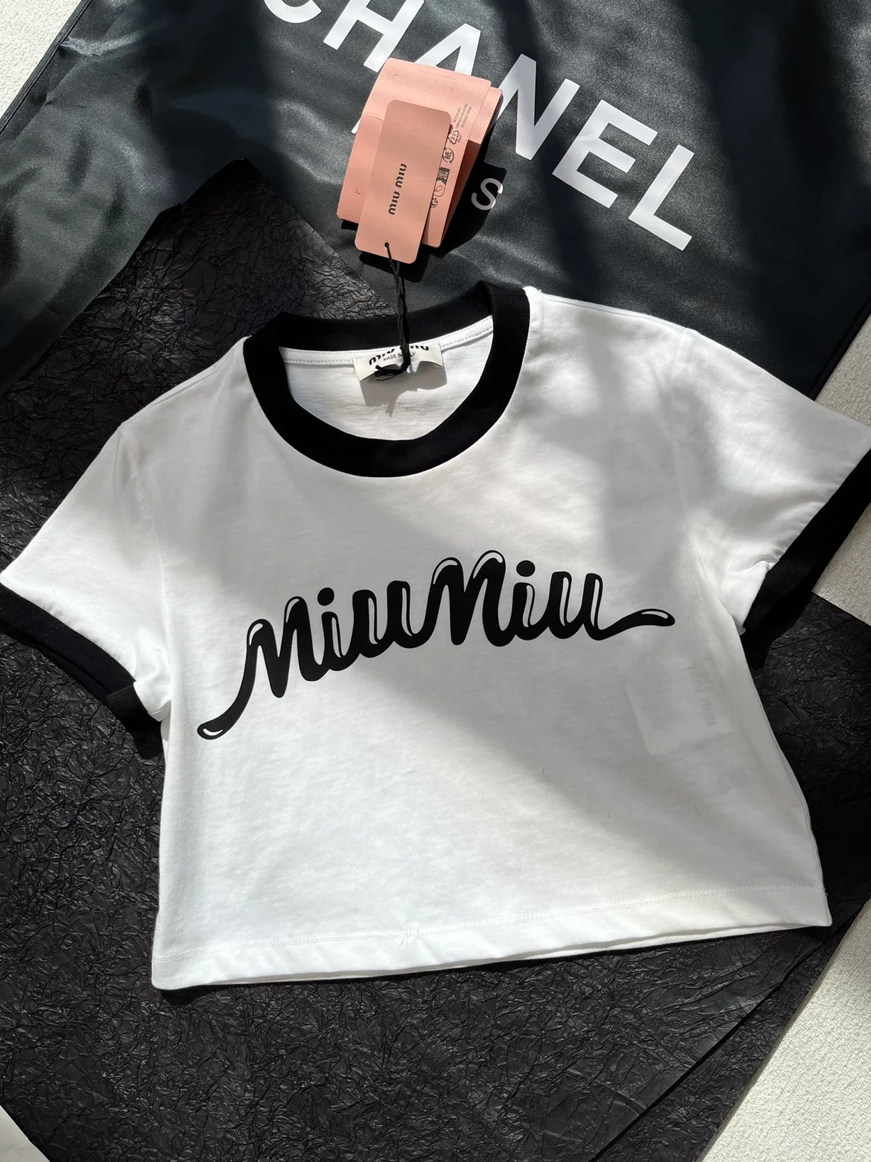 로고 프린트 크롭 티셔츠 상세