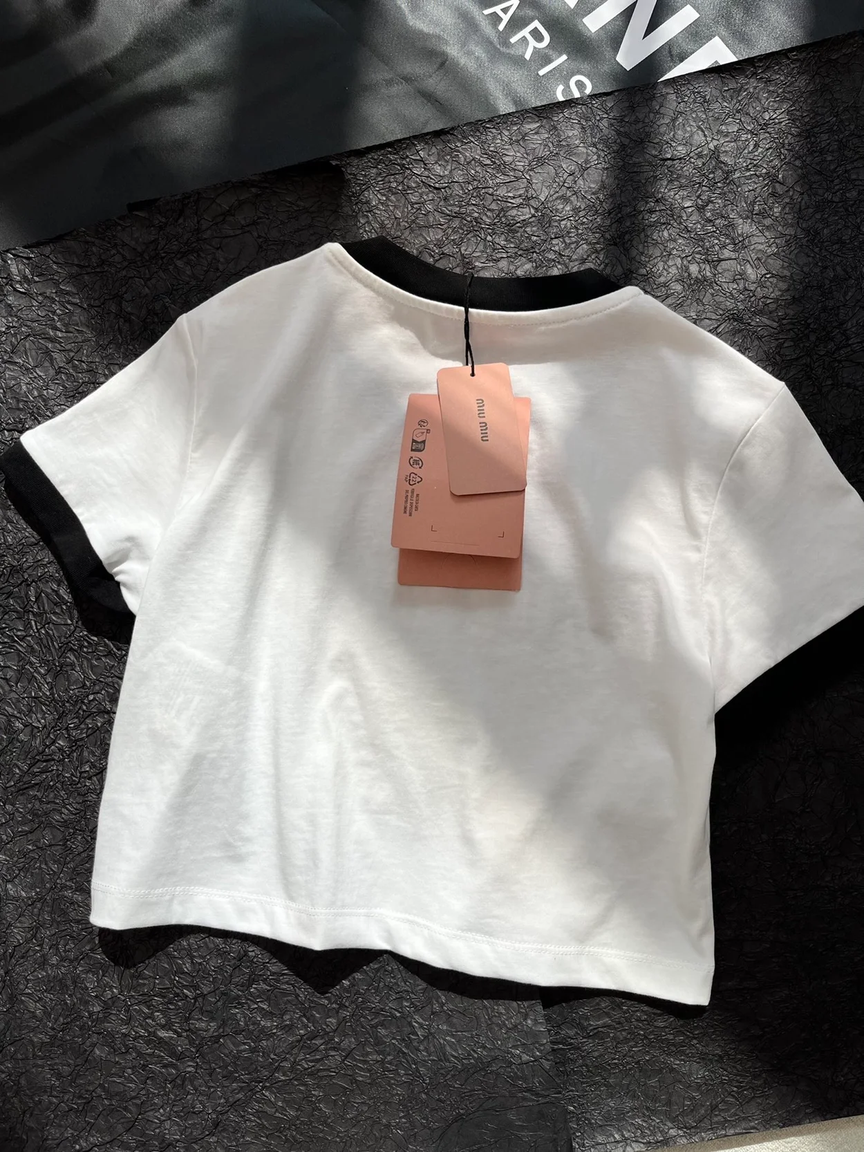 로고 프린트 크롭 티셔츠 상세