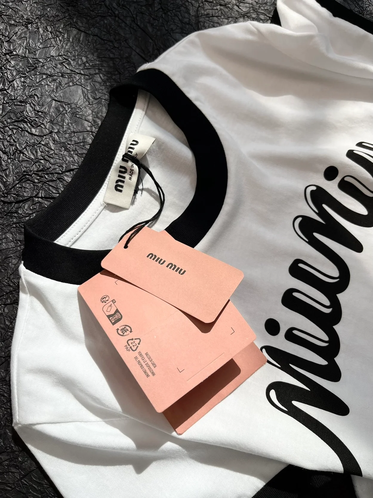 로고 프린트 크롭 티셔츠 상세