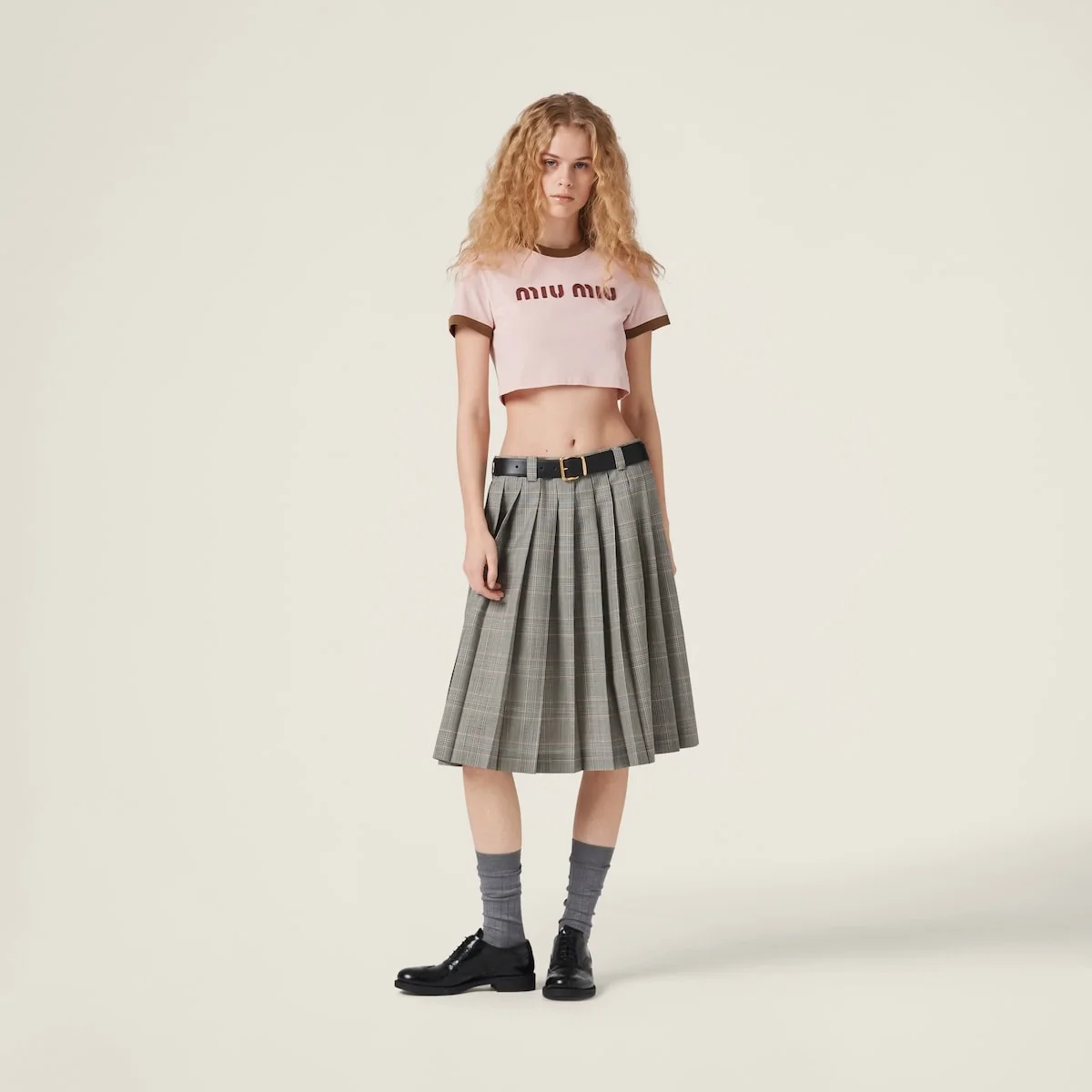 핑크 & 카키 크롭 로고 티셔츠 상세