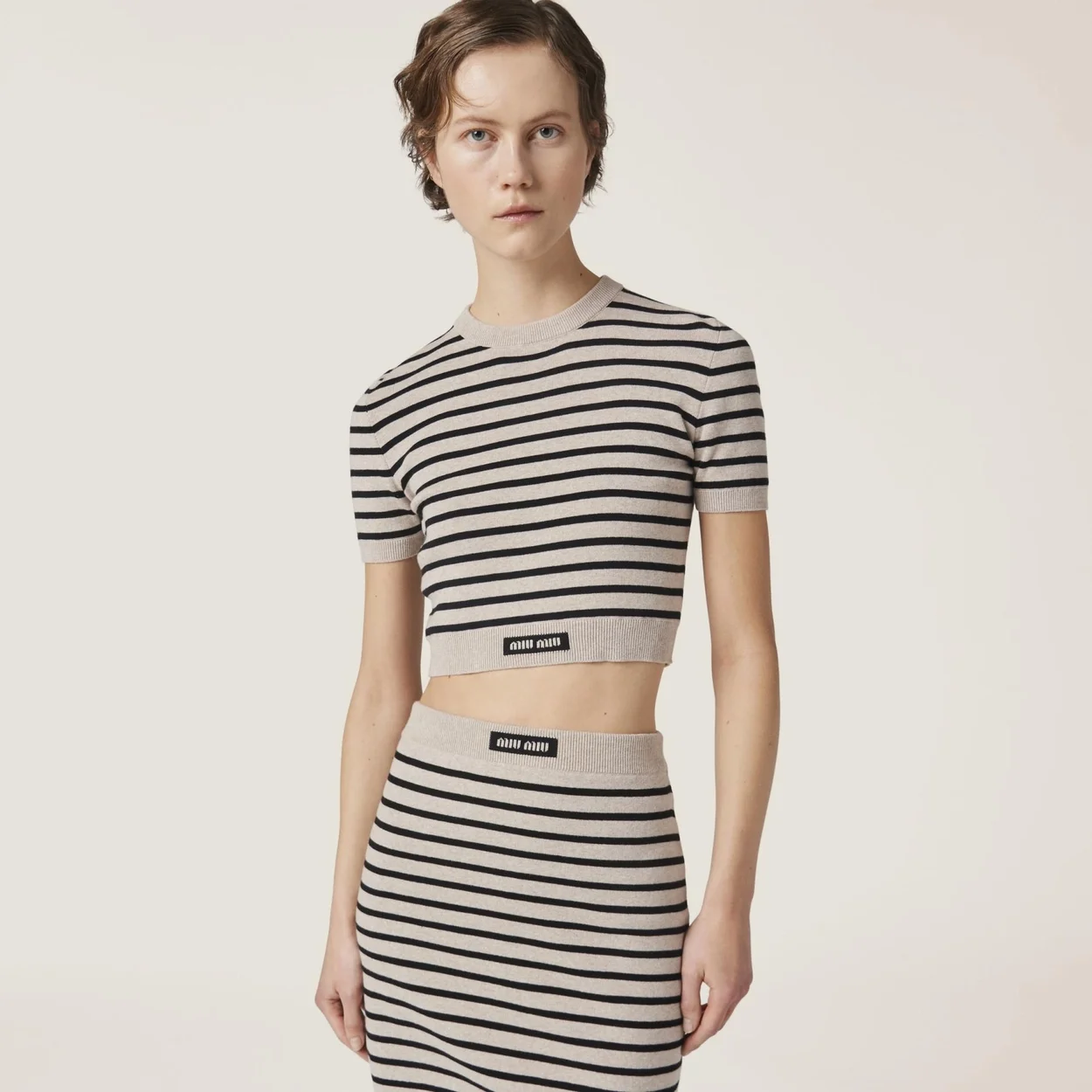 코튼 크루넥 니트 반팔 상세