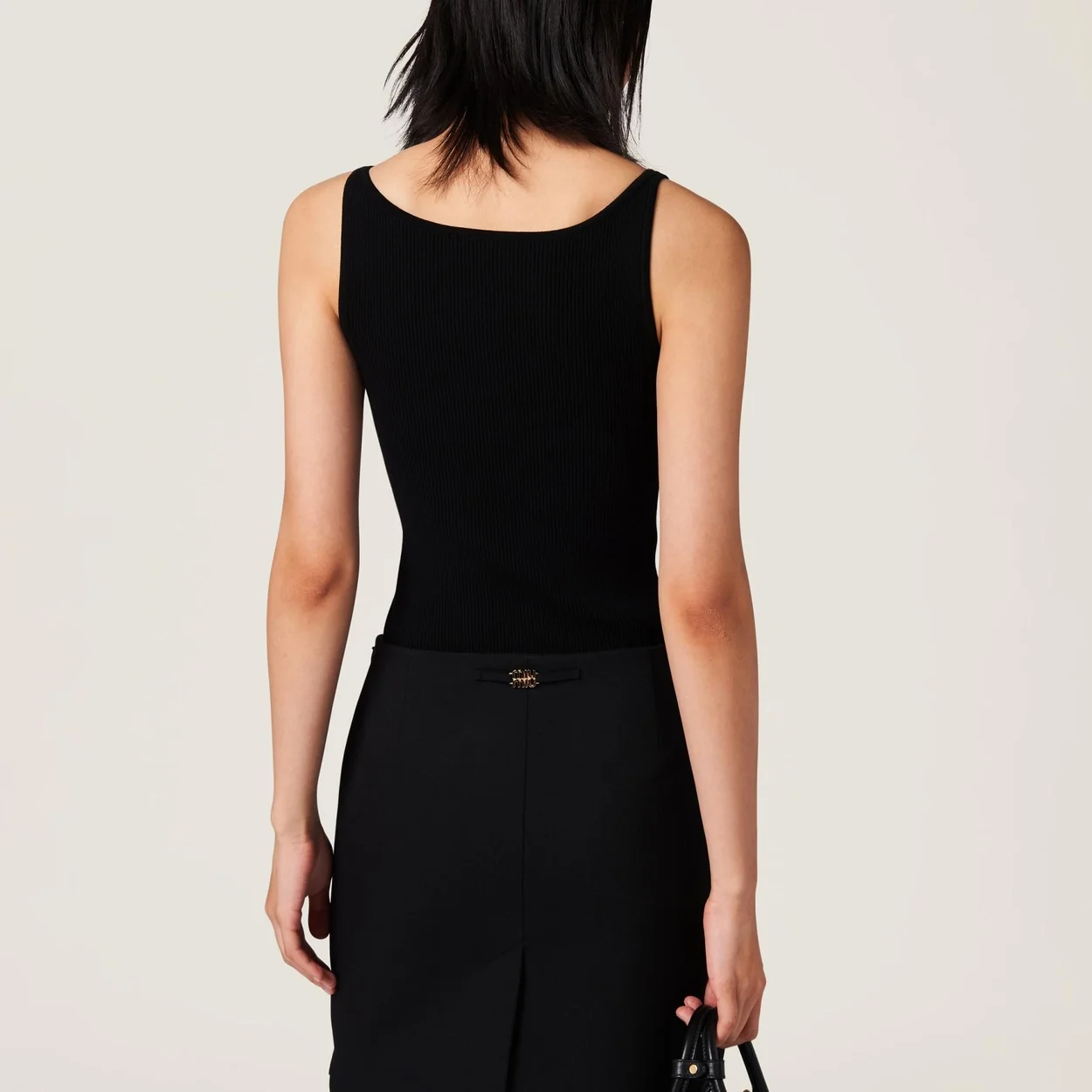 어깨 로고 민소매 상세