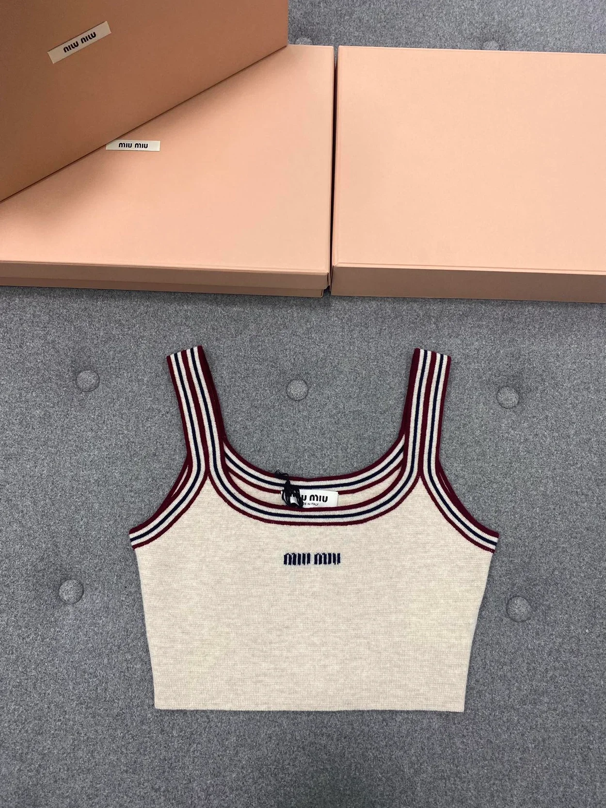 미우미우 캐시미어 탱크 탑 상세