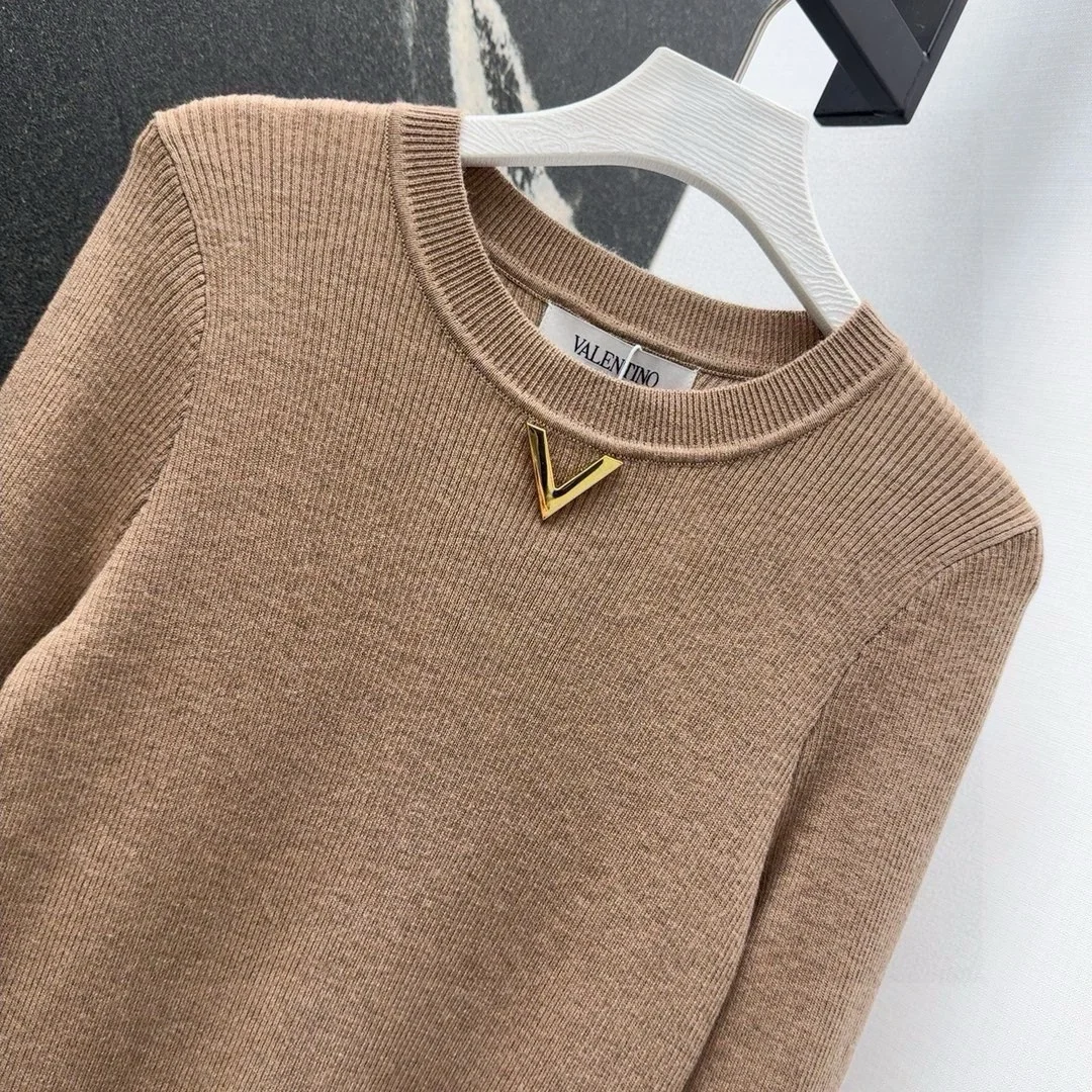 발렌티노 로고 골지 티셔츠 베이지 상세