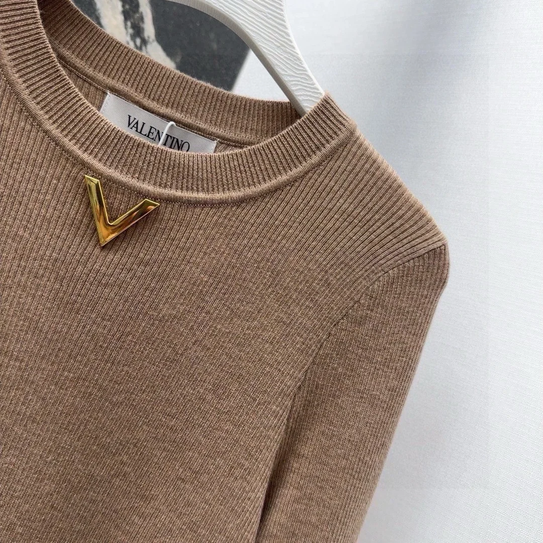 발렌티노 로고 골지 티셔츠 베이지 상세