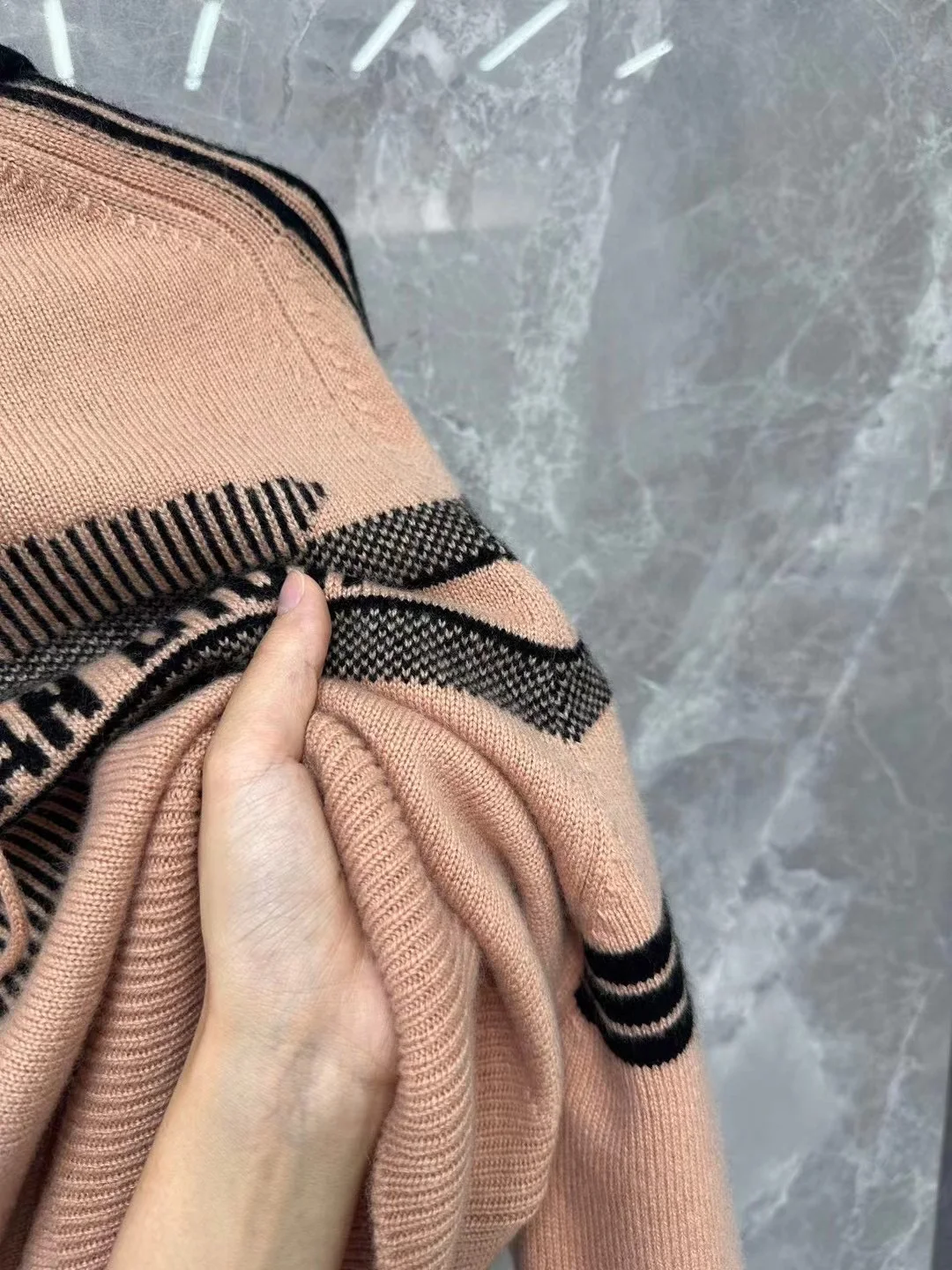 슬리브 후드 스웨터 상세