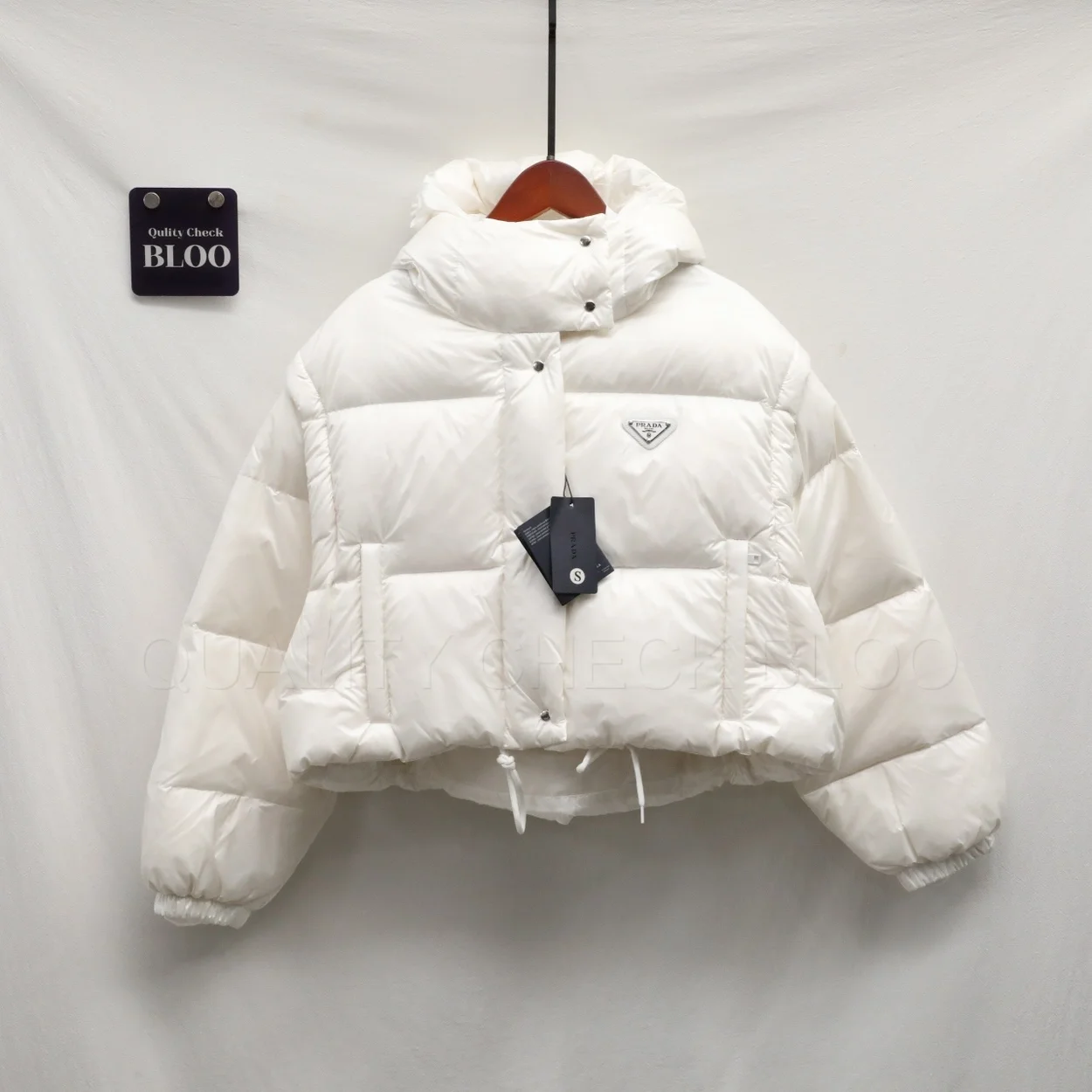 리나일론 컨버터블 크롭 다운 재킷 화이트 상세