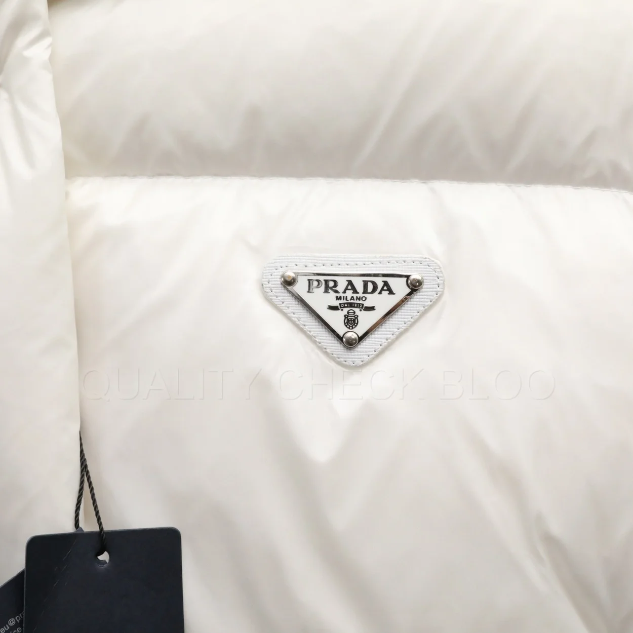 리나일론 컨버터블 크롭 다운 재킷 화이트 상세