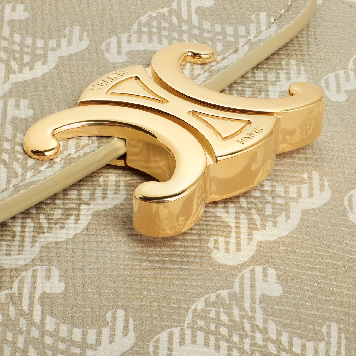 스몰 트리옹프 캔버스 플랩 지갑 그레주 상세