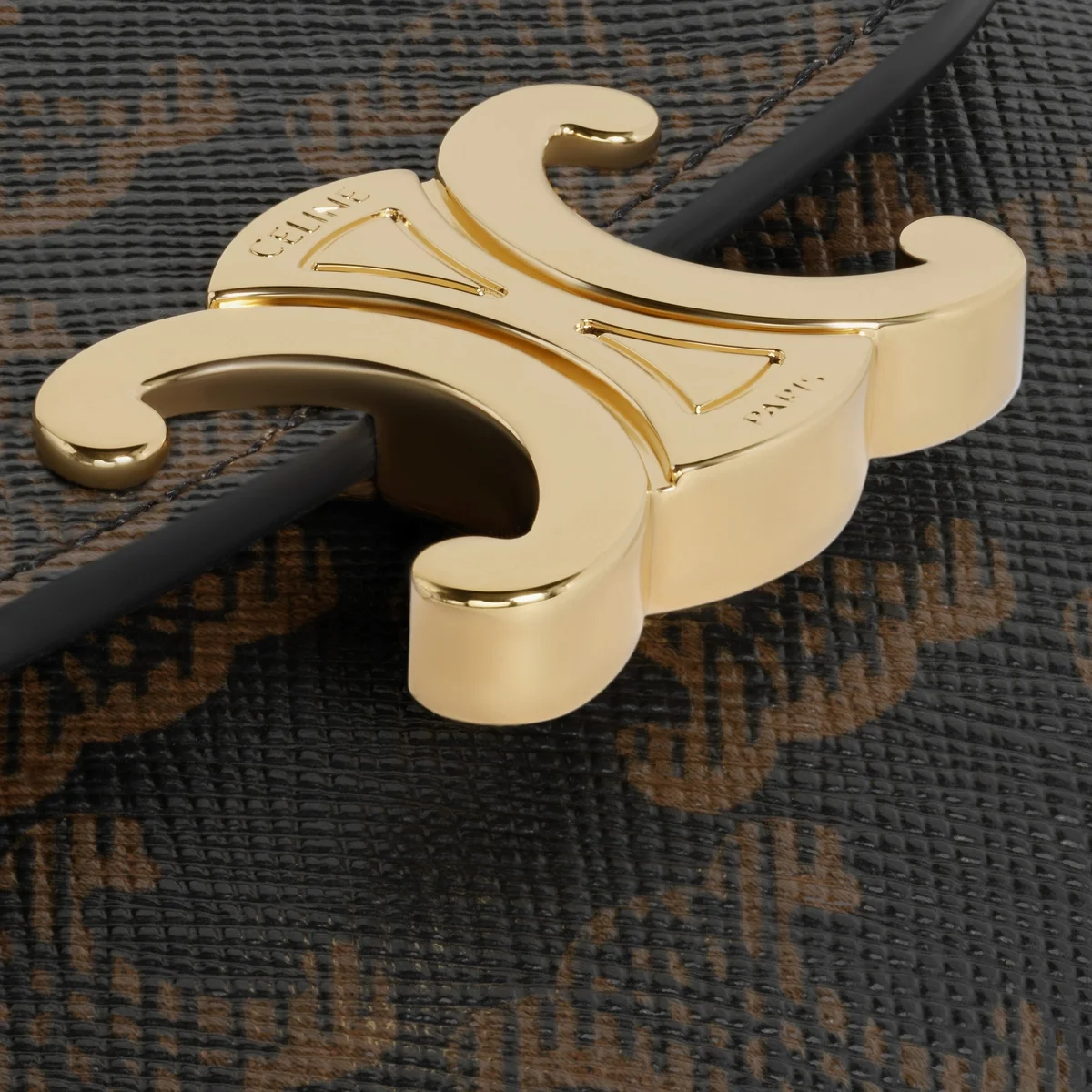 스몰 트리옹프 캔버스 플랩 지갑 탠 상세