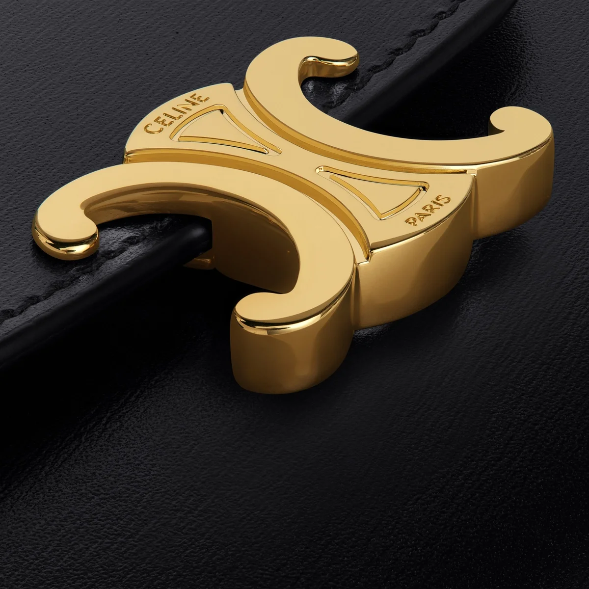 스몰 트리옹프 플랩 지갑 골드블랙 상세